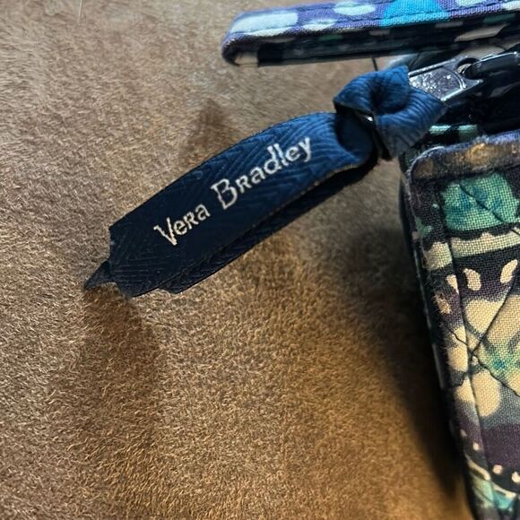 Vera Bradley RFID Small Bifold Wallet in a Blue Paisley pattern. - Picture 9 of 9